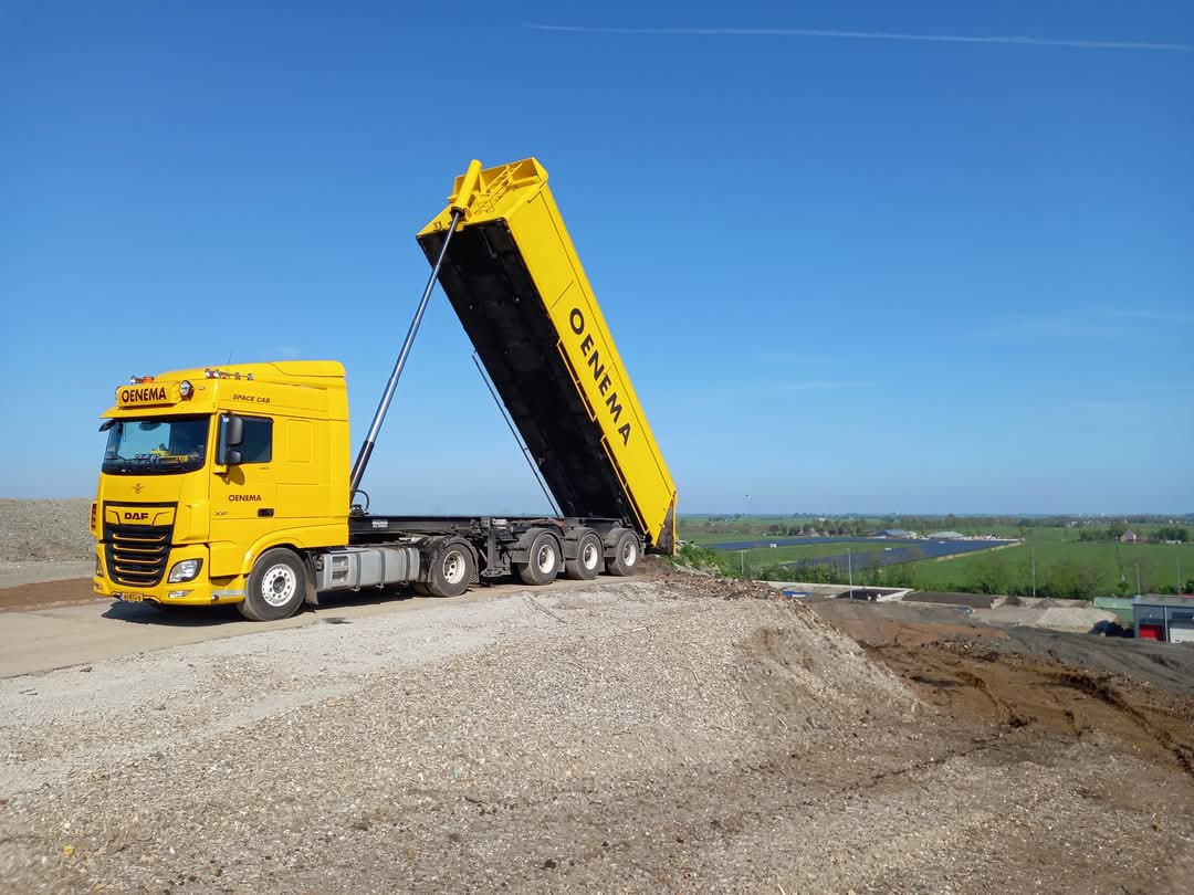 Kieptrailer vrachtauto's